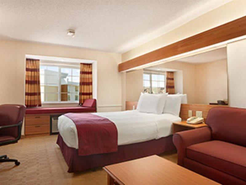 Microtel Inn & Suites By Wyndham Ann Arbor Ngoại thất bức ảnh