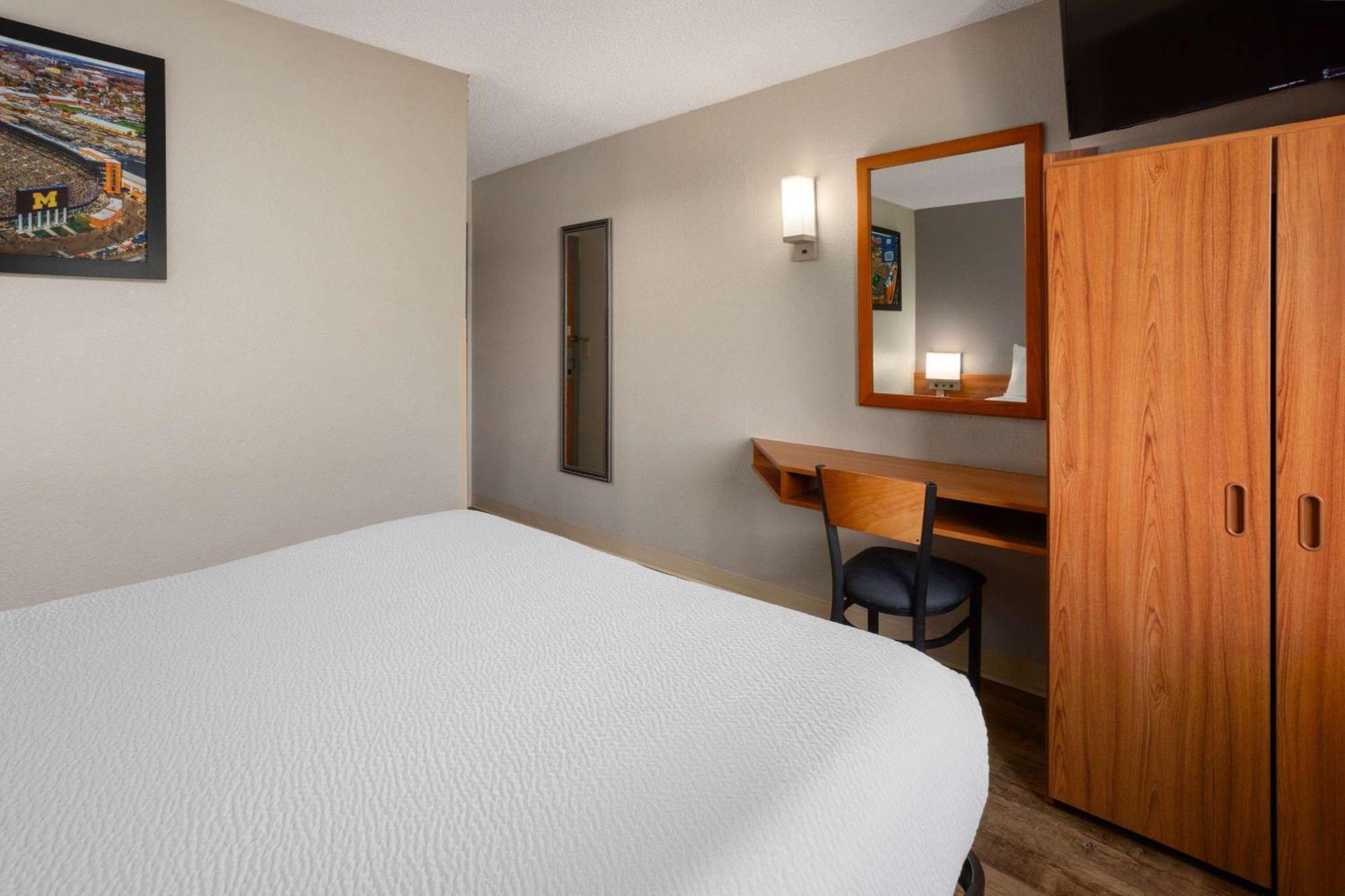 Microtel Inn & Suites By Wyndham Ann Arbor Ngoại thất bức ảnh