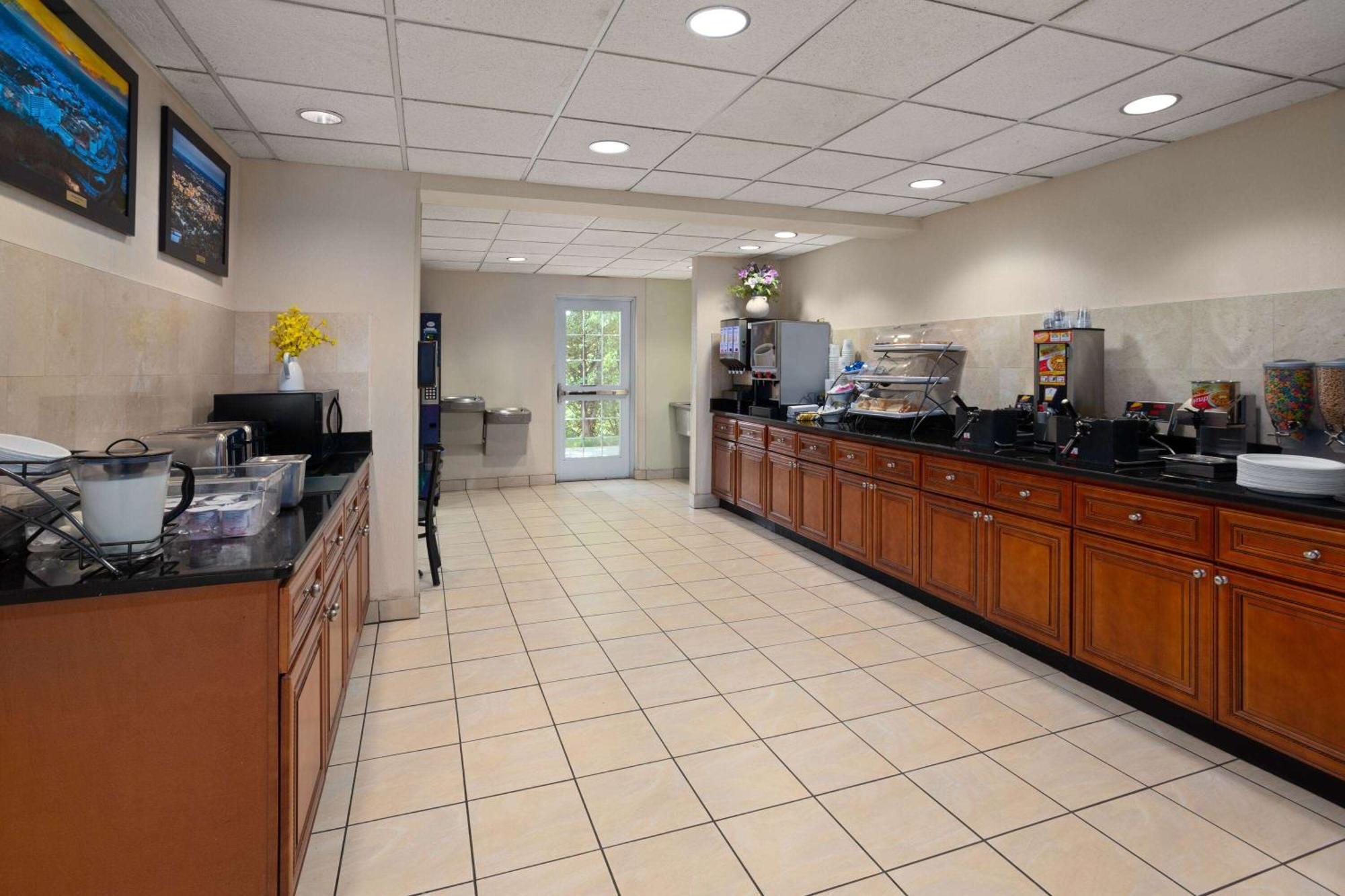 Microtel Inn & Suites By Wyndham Ann Arbor Ngoại thất bức ảnh