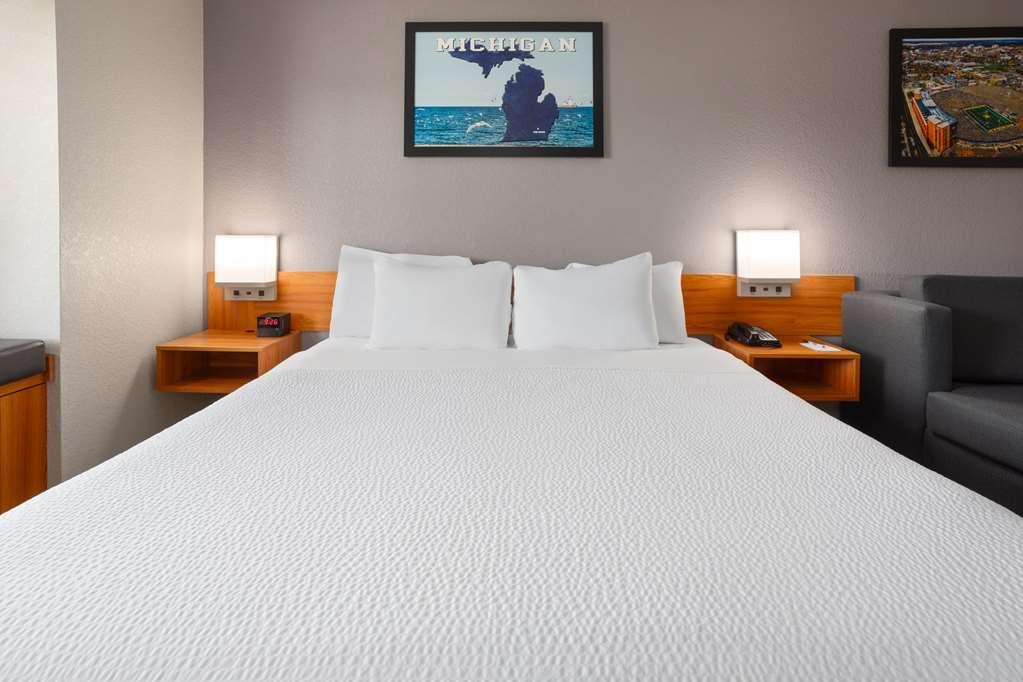 Microtel Inn & Suites By Wyndham Ann Arbor Phòng bức ảnh